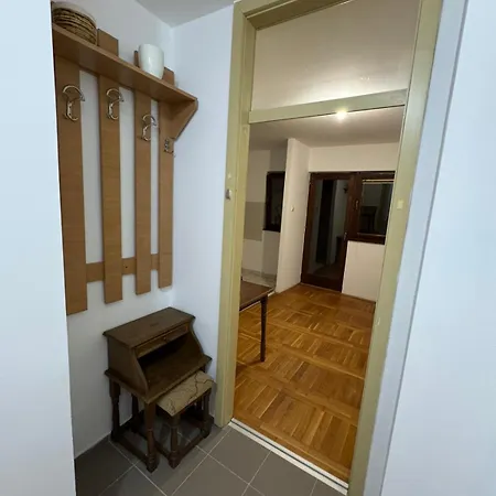 Peace In The Heart Of Downtown Apartment
