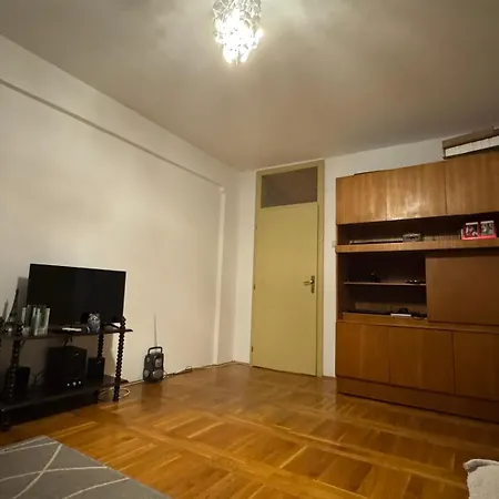 Apartment Peace In The Heart Of Downtown